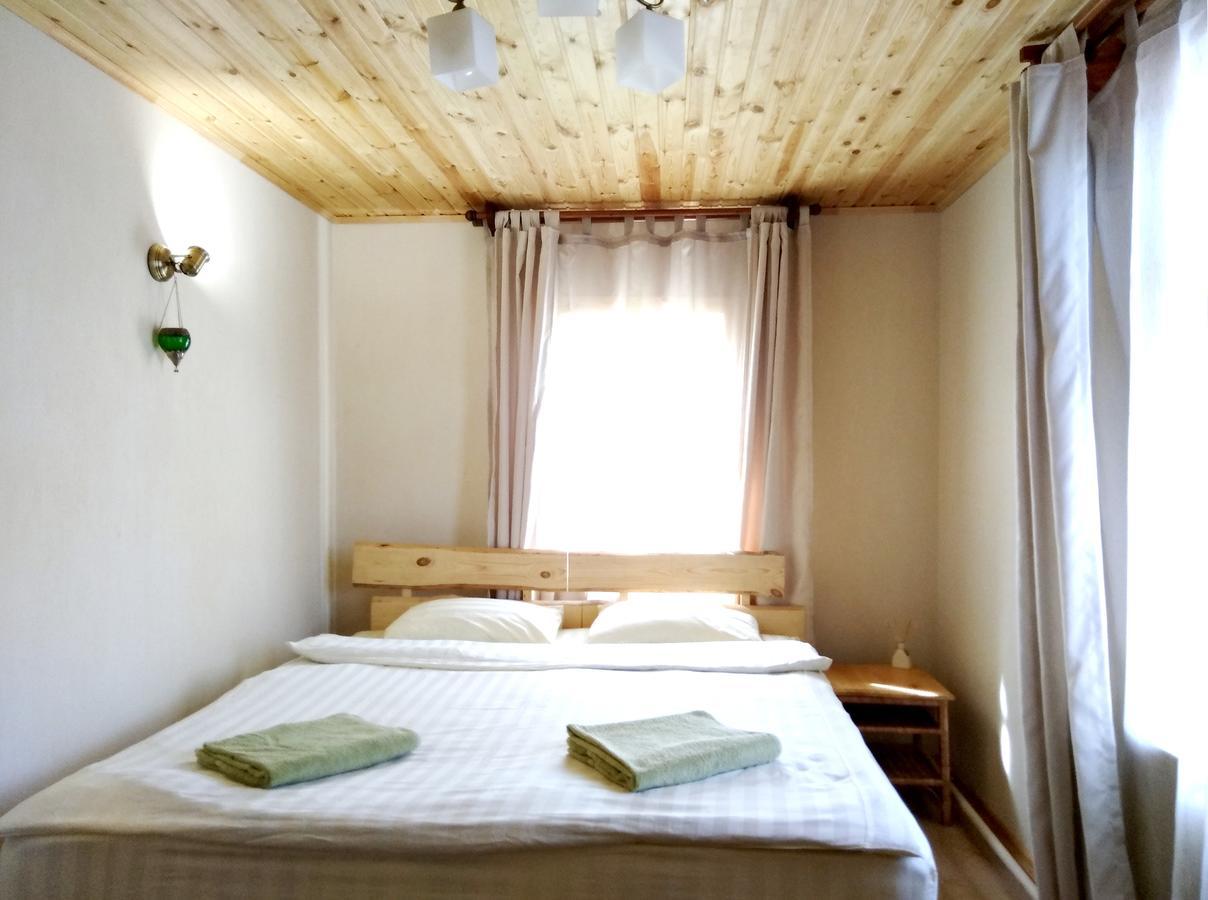 Evergreen Guesthouse Karakol Esterno foto